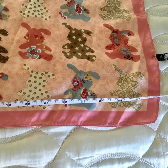 Square silky scarf - Picture 2 of 3